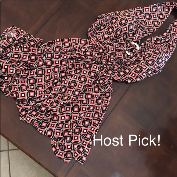 Dresses & Skirts - 👗Host Pick👗Halter dress